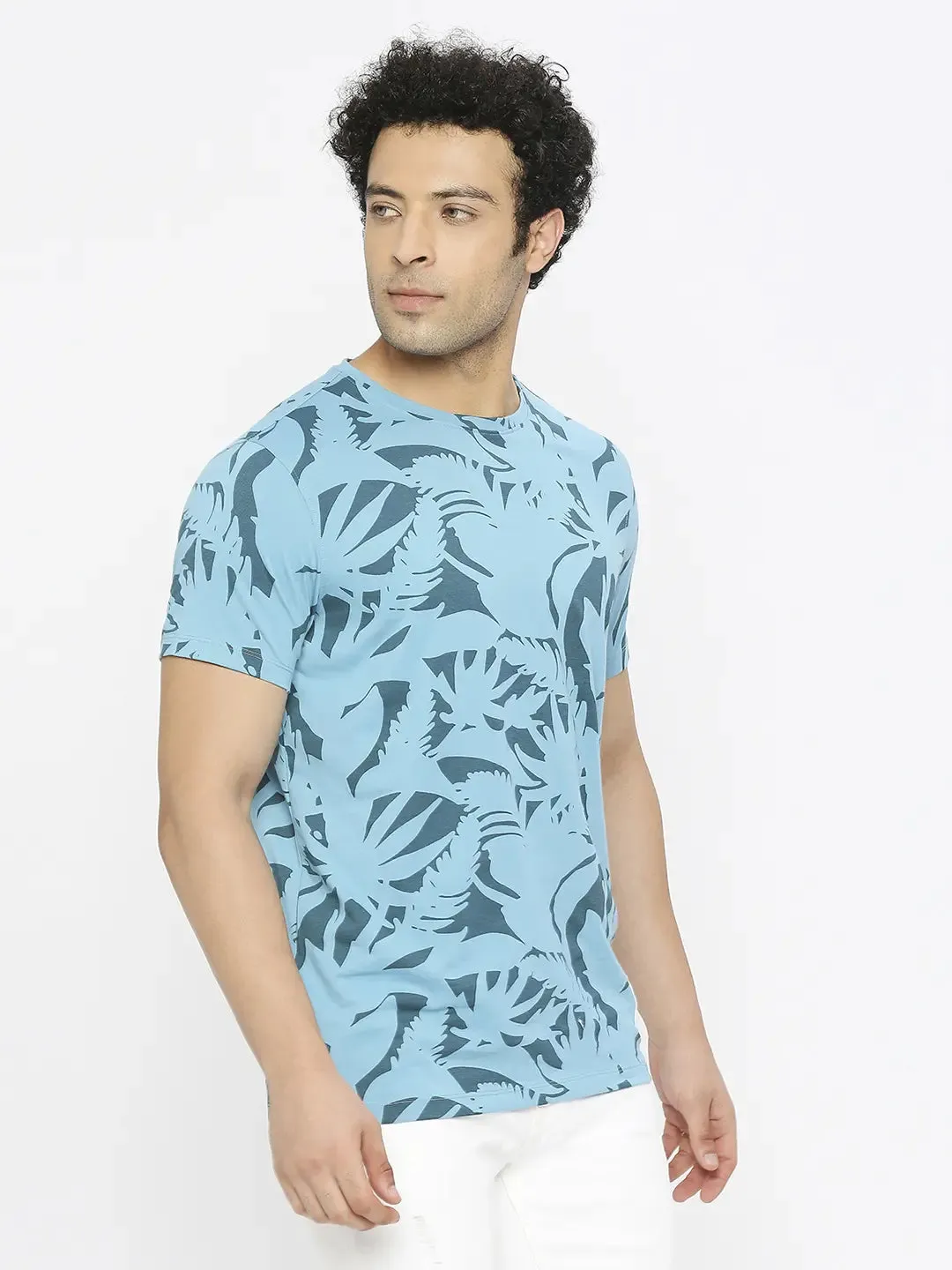 Spykar Men Haze Blue Blended Regular Fit Half Sleeve Floral Print Round Neck Tshirt